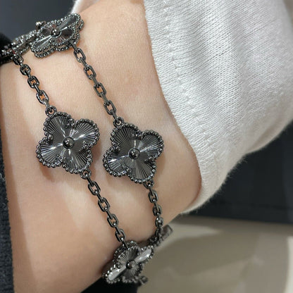 [Kismet Jewels ]CLOVER 5 MOTIF BLACK BRACELET