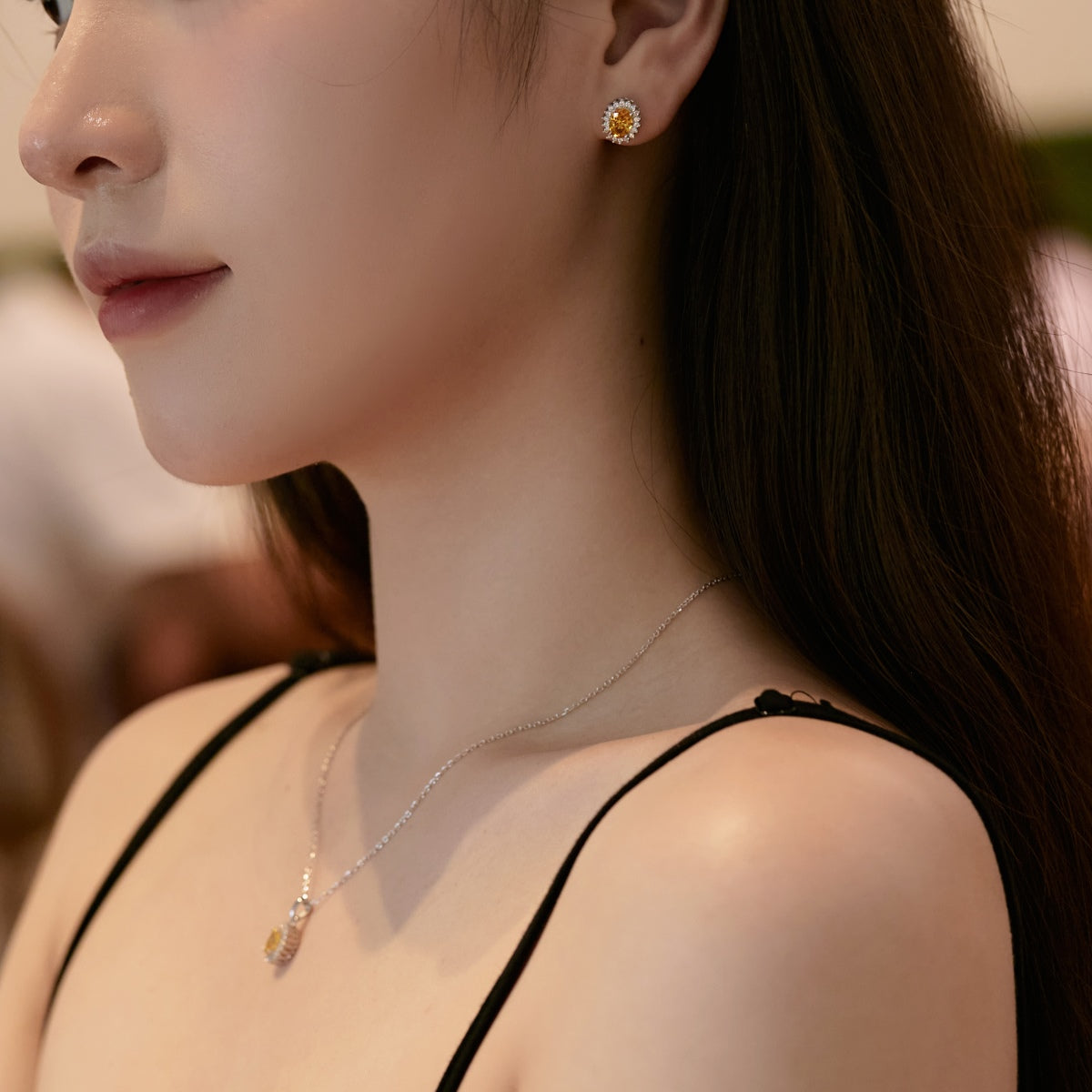 [Kismet Jewels ]Delicate Radiant Oval Cut Daily Earrings