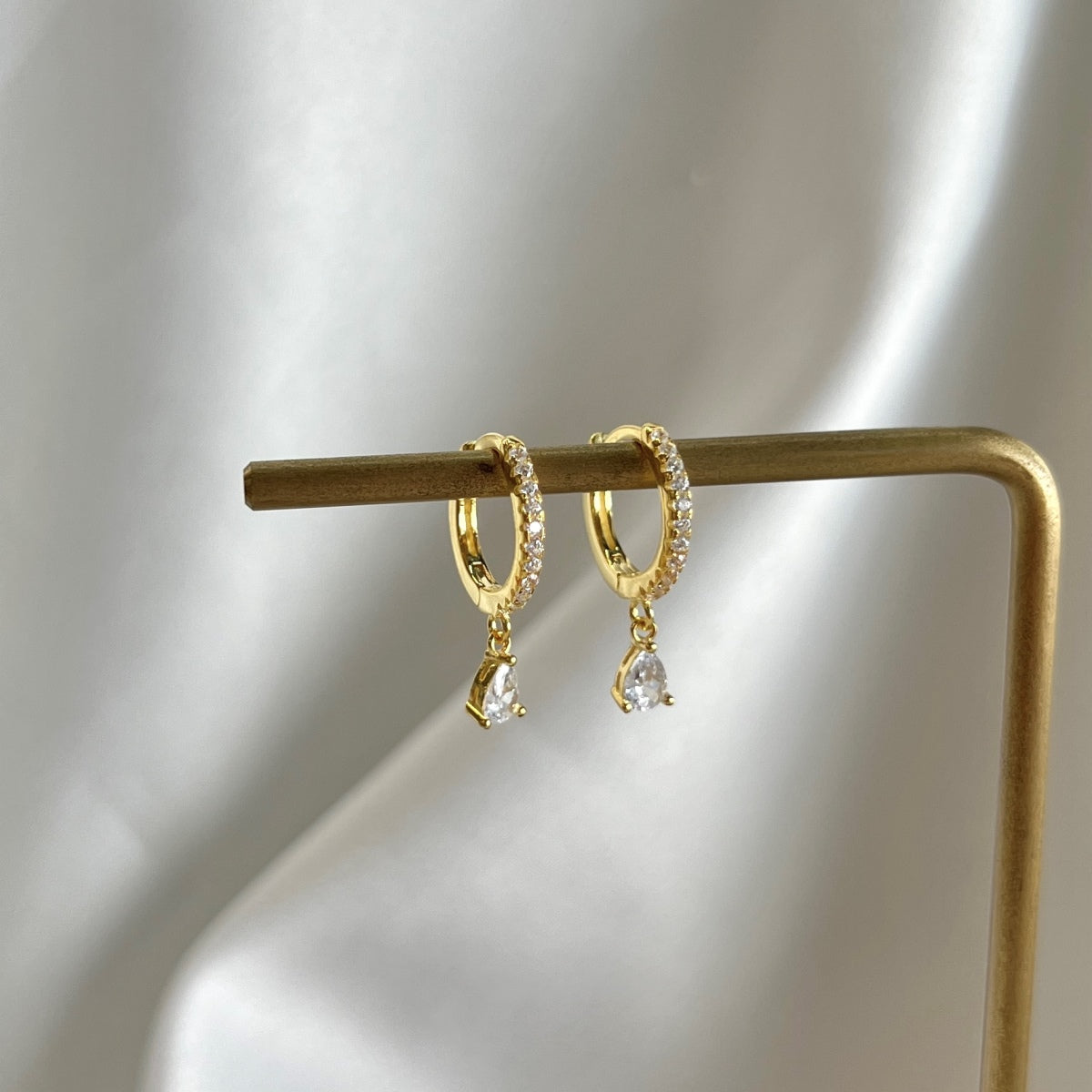 [Kismet Jewels ]Luxurious Geometric Drop Earrings