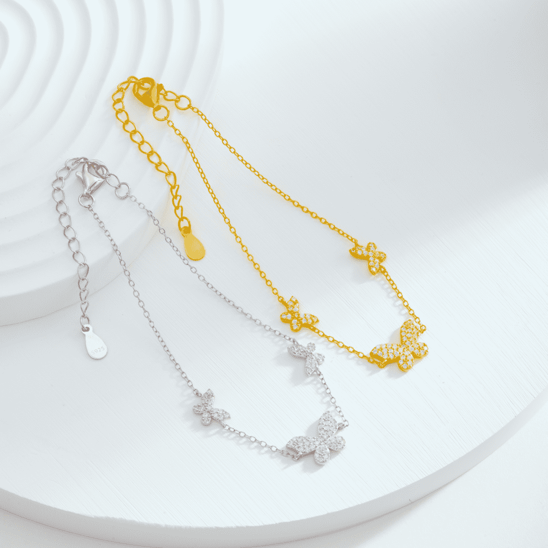 [Kismet Jewels ]Delicate Butterfly Pendant Bracelet