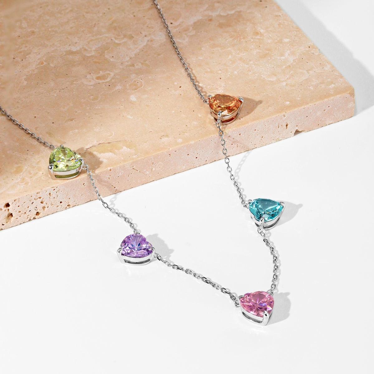 [Kismet Jewels ]Sparkling Colorful Heart Cut Necklace
