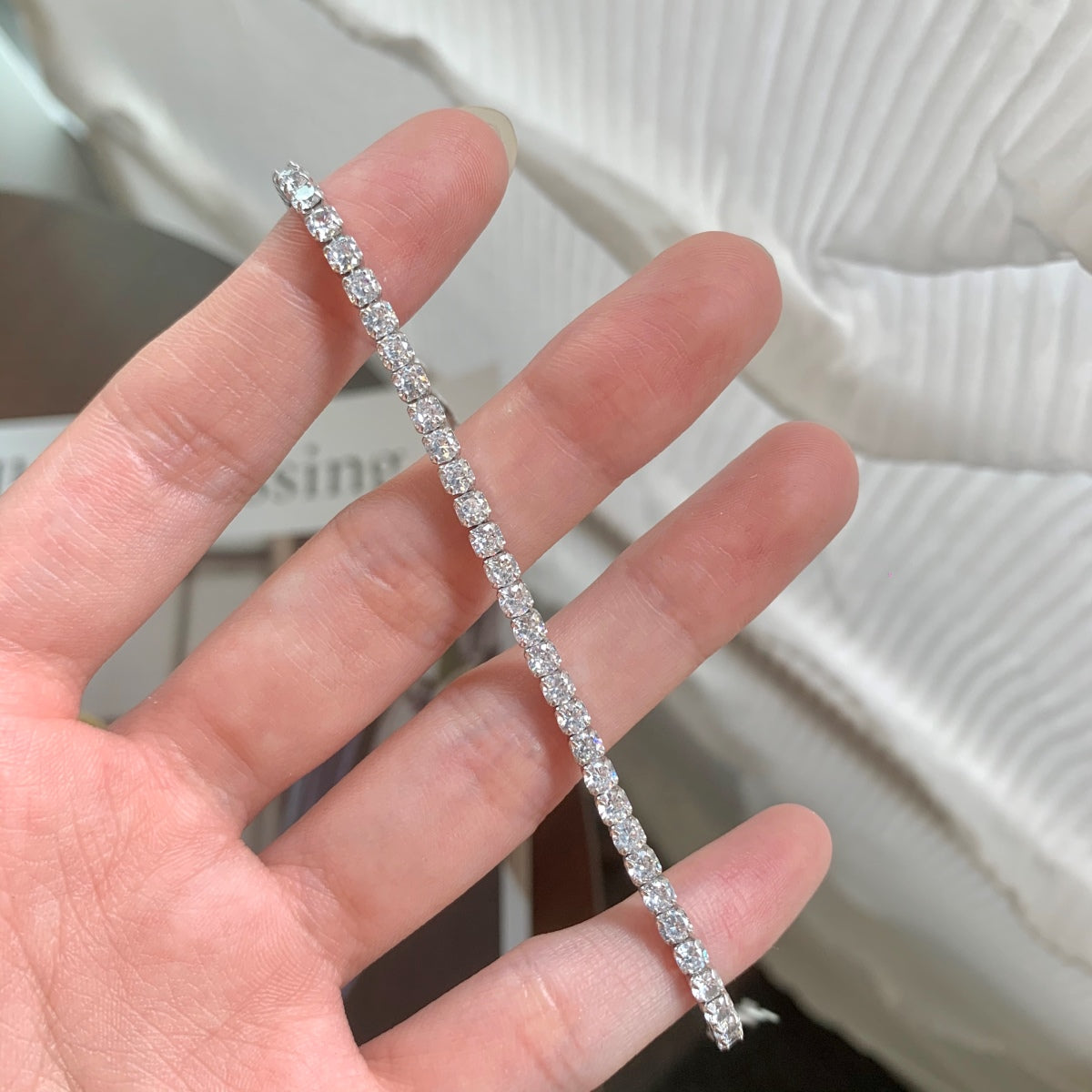 [Kismet Jewels ]Sparkling Round Cut Daily Bracelet