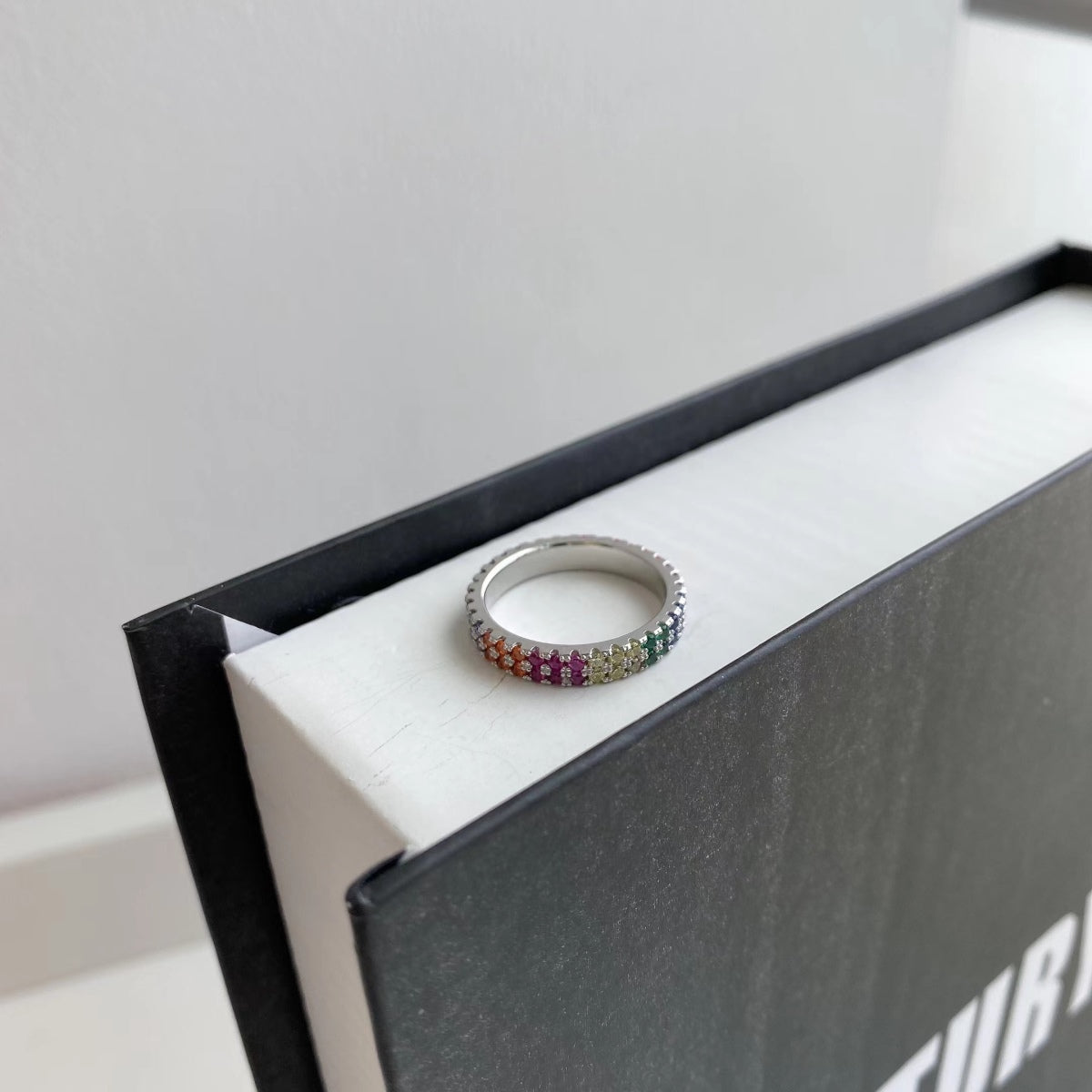 [Kismet Jewels ]Unique Colorful Round Cut Tennis Ring