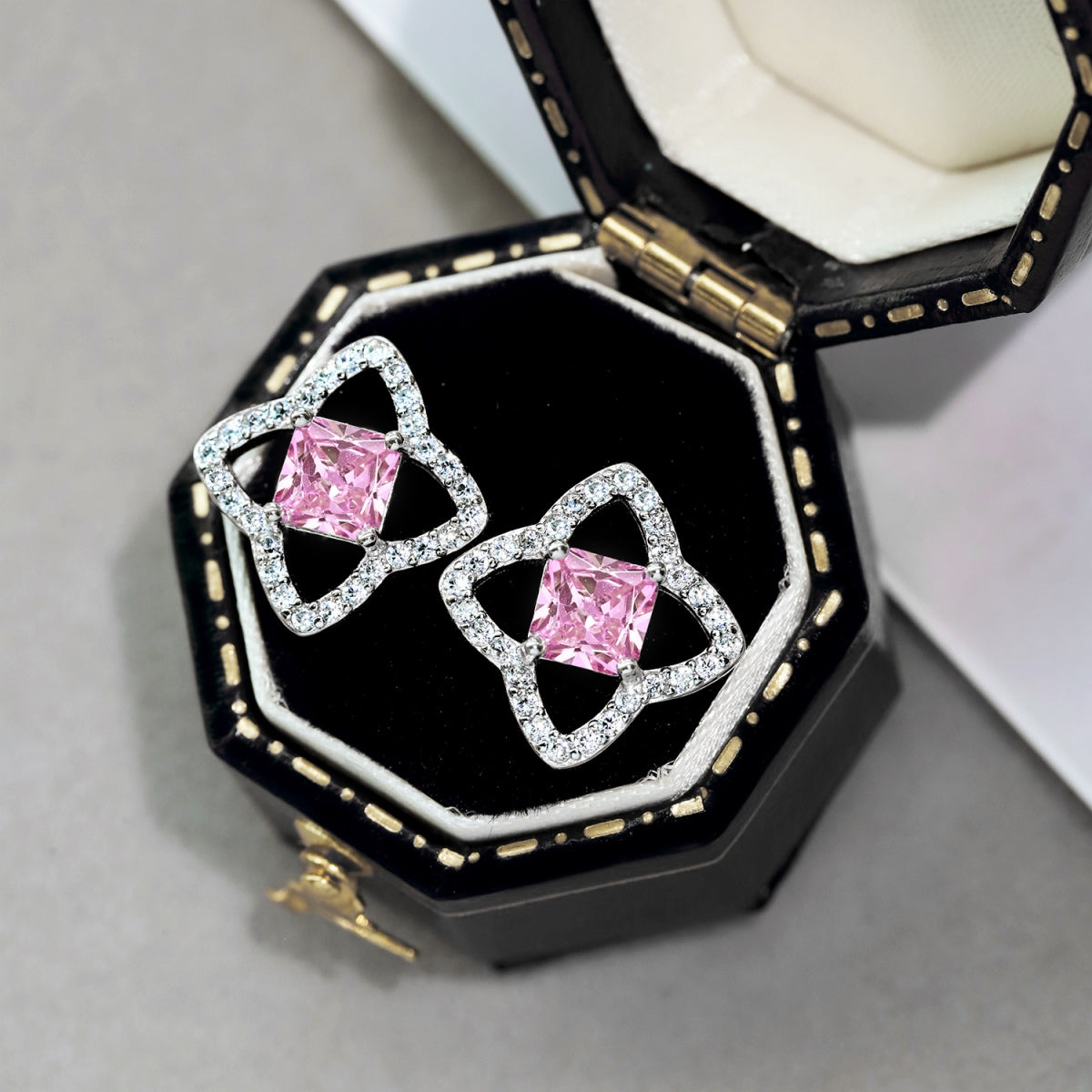 [Kismet Jewels ]Elegant Star Shape Princess Cut Daily Earrings