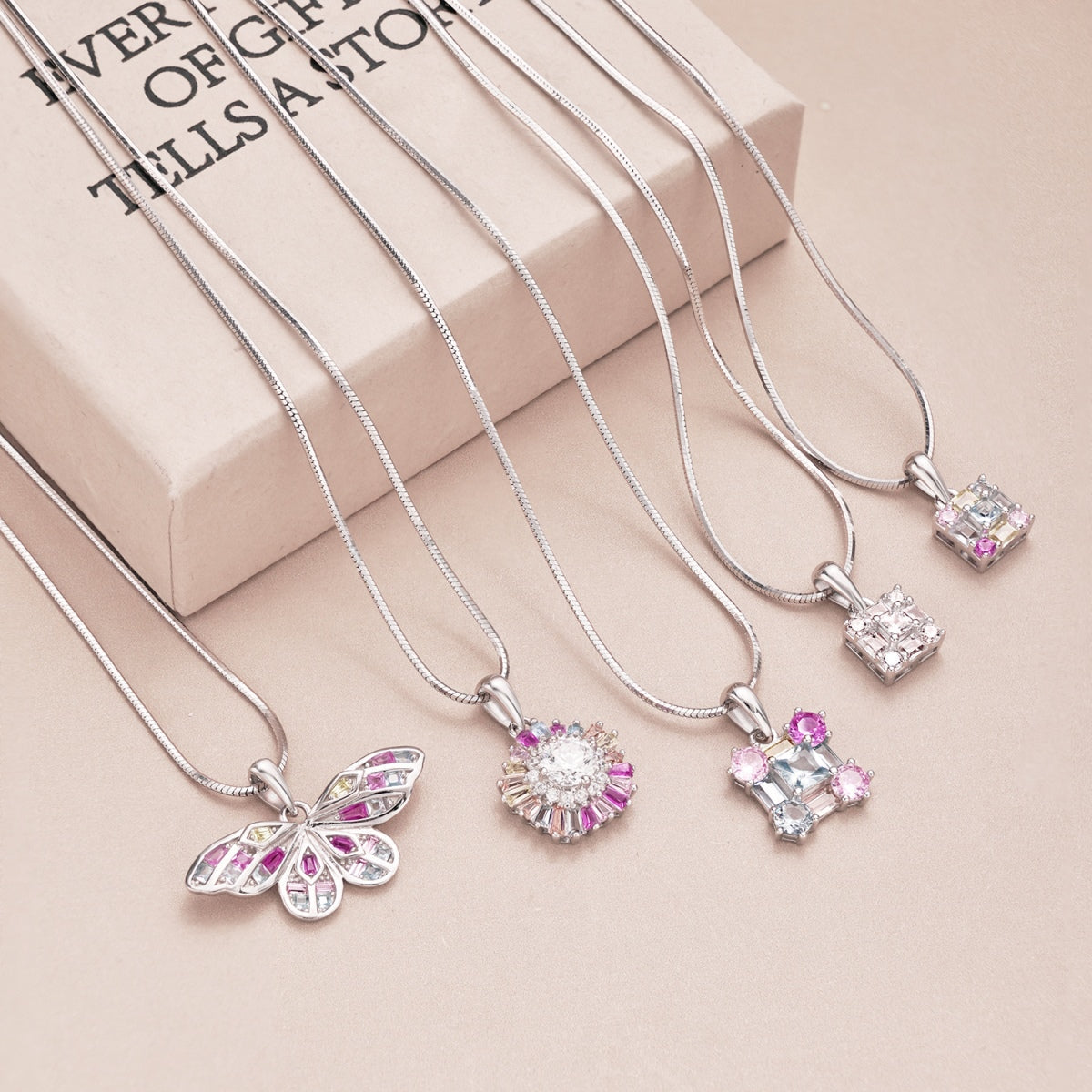 [Kismet Jewels ]Charming Flower Colorful Necklace