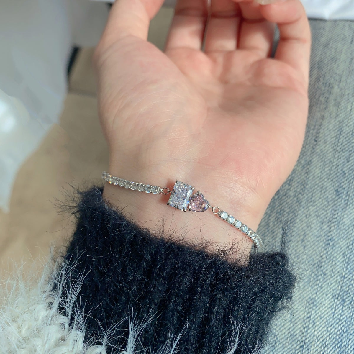 [Kismet Jewels ]Dazzling Unique Multi Shape Lover Bracelet