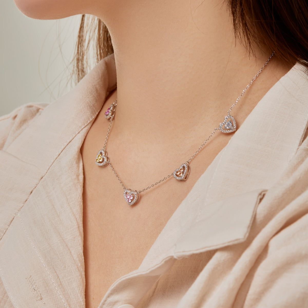 [Kismet Jewels ]Sparkling Five Heart Necklace