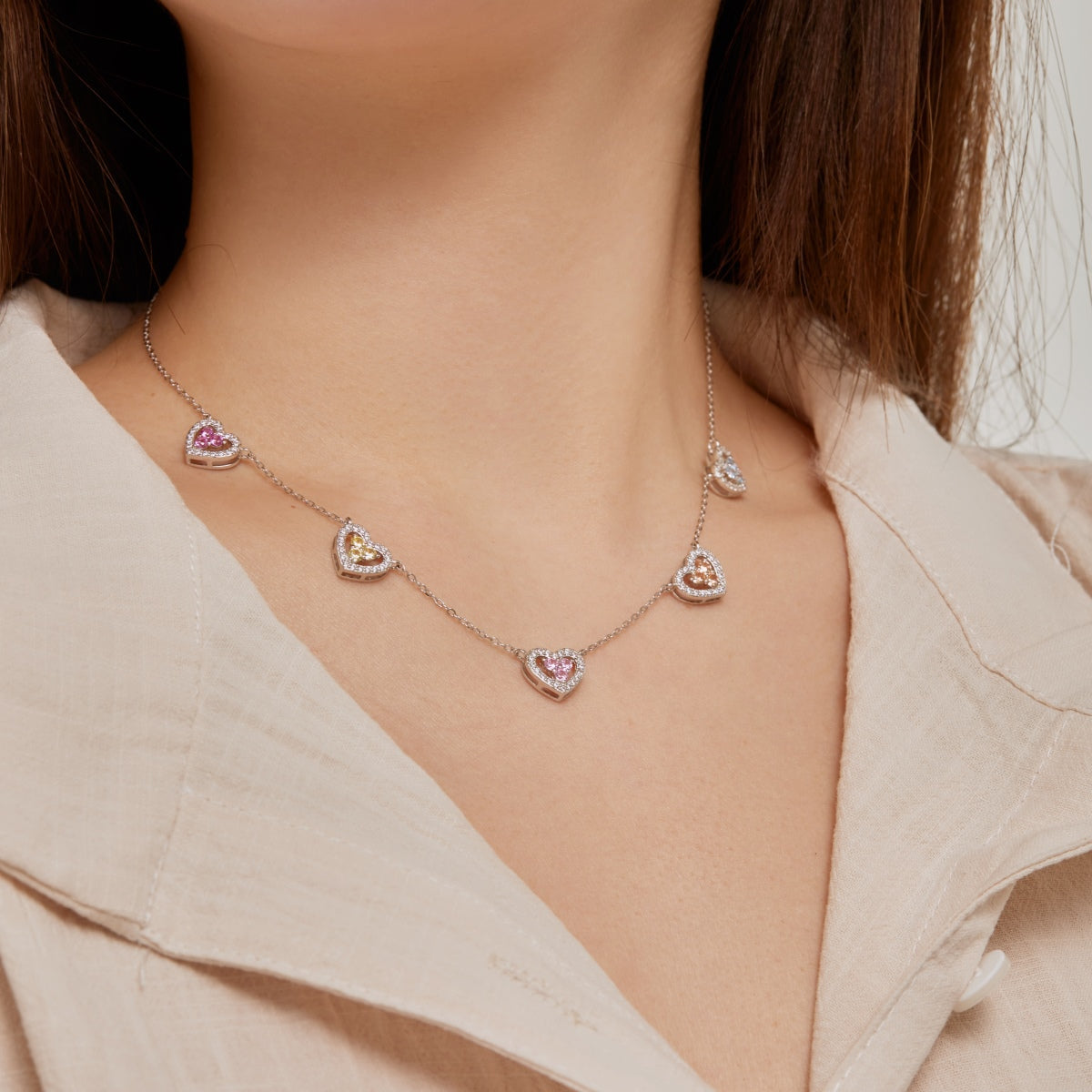 [Kismet Jewels ]Sparkling Five Heart Necklace