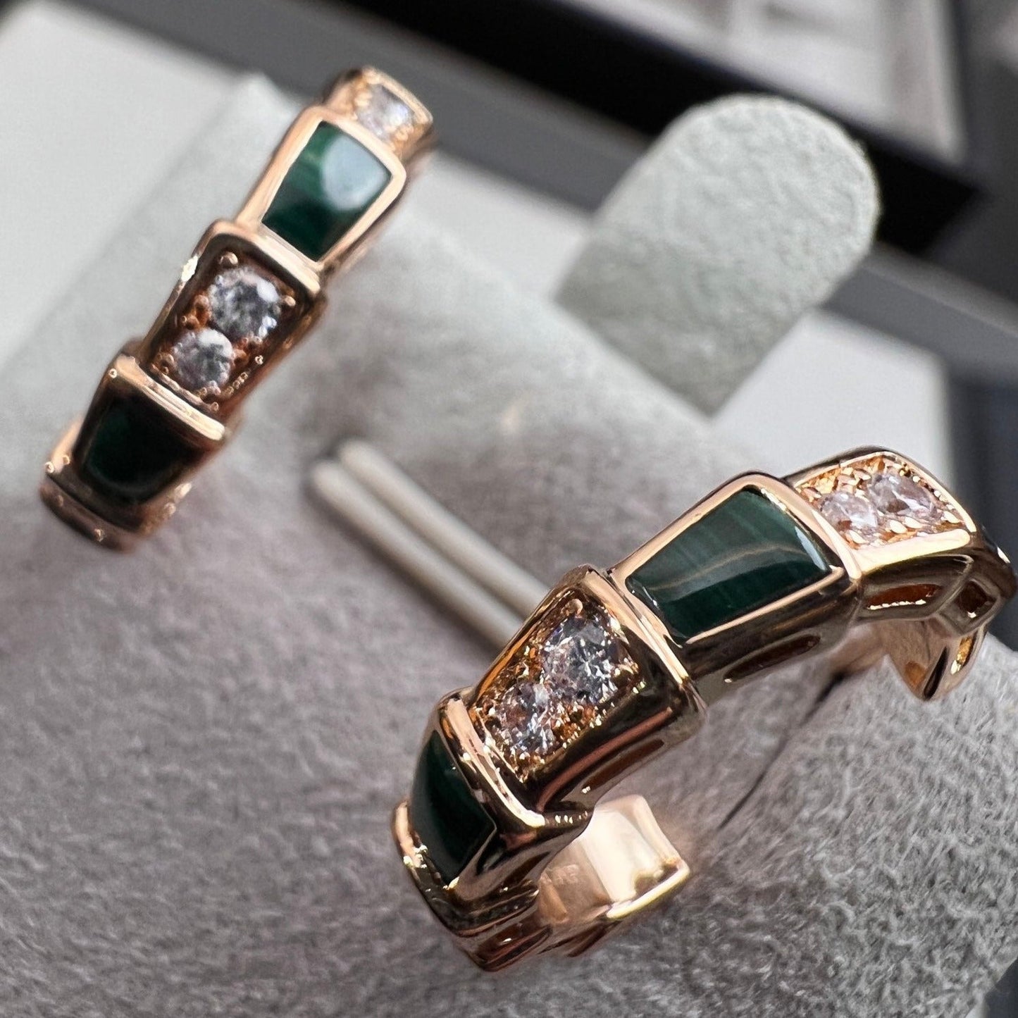 [Kismet Jewels ]SERPENTI MALACHITE PINK GOLD EARRINGS