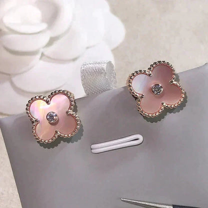 [Kismet Jewels ]CLOVER MEDIUM 1 MOTIFS  PINK MOP DIAMOND EARRINGS