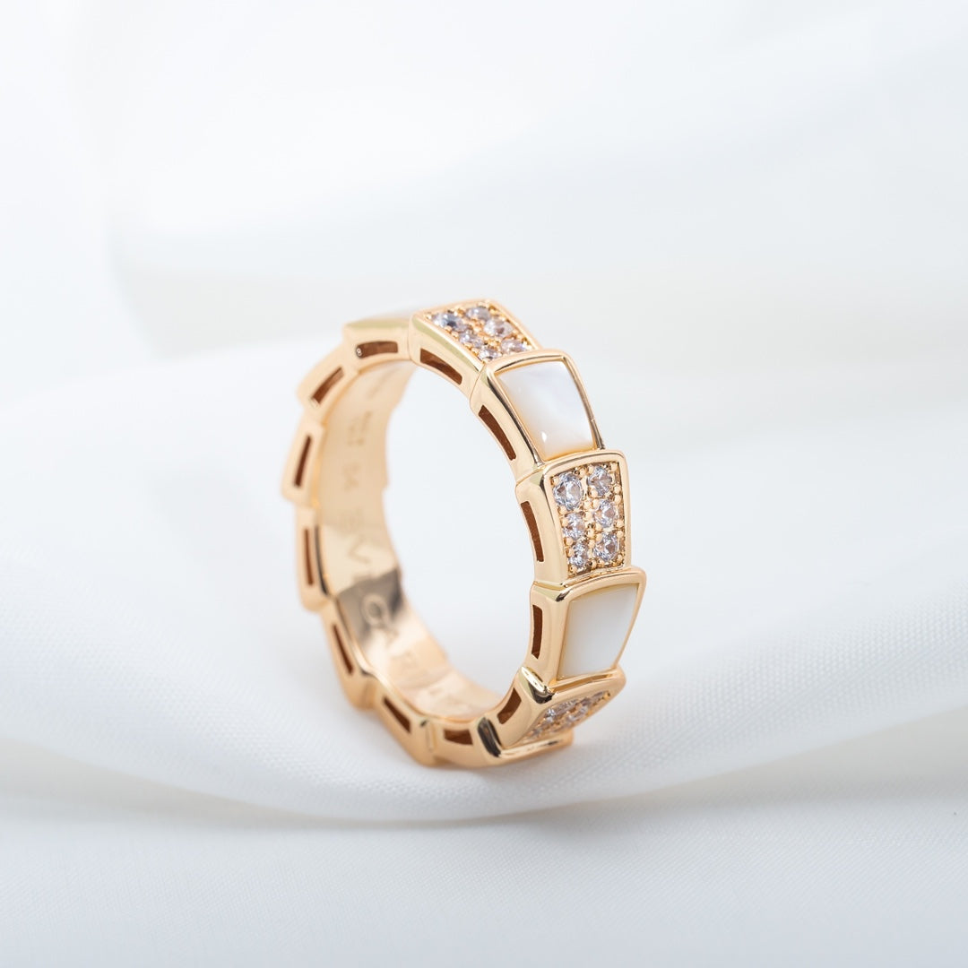 [Kismet Jewels ]SERPENTI RING PINK GOLD MOP DIAMOND PAVED 4MM