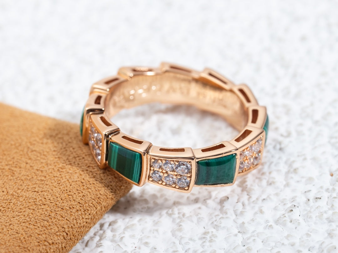 [Kismet Jewels ]SERPENTI RING PINK GOLD MALACHITE DIAMOND PAVED 4MM