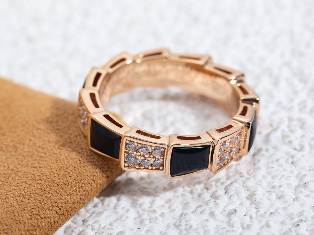 [Kismet Jewels ]SERPENTI RING PINK GOLD BLACK MOP DIAMOND PAVED 4MM