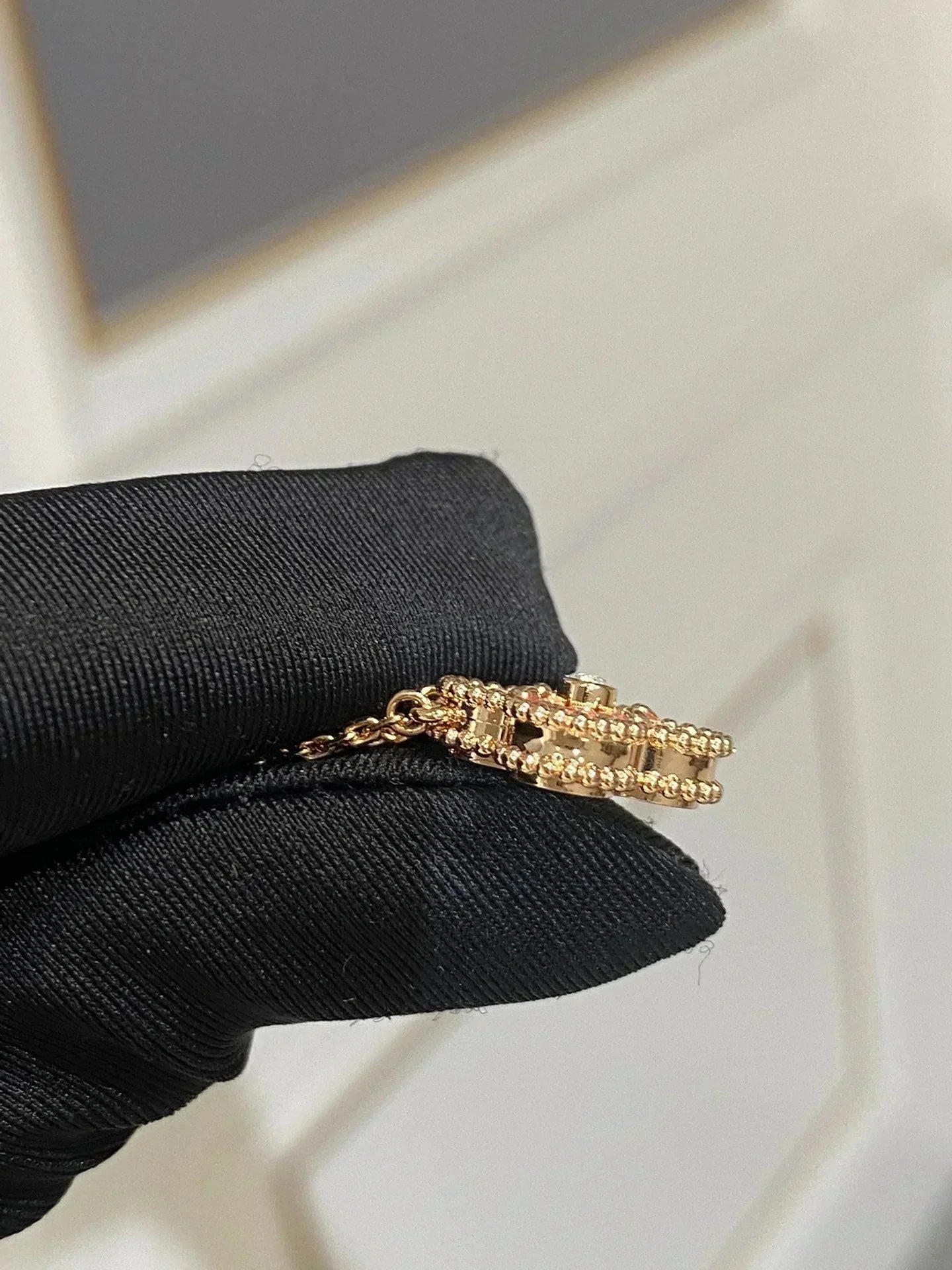 [Kismet Jewels ]CLOVER 15MM DIAMOND RHODONITE NECKLACE