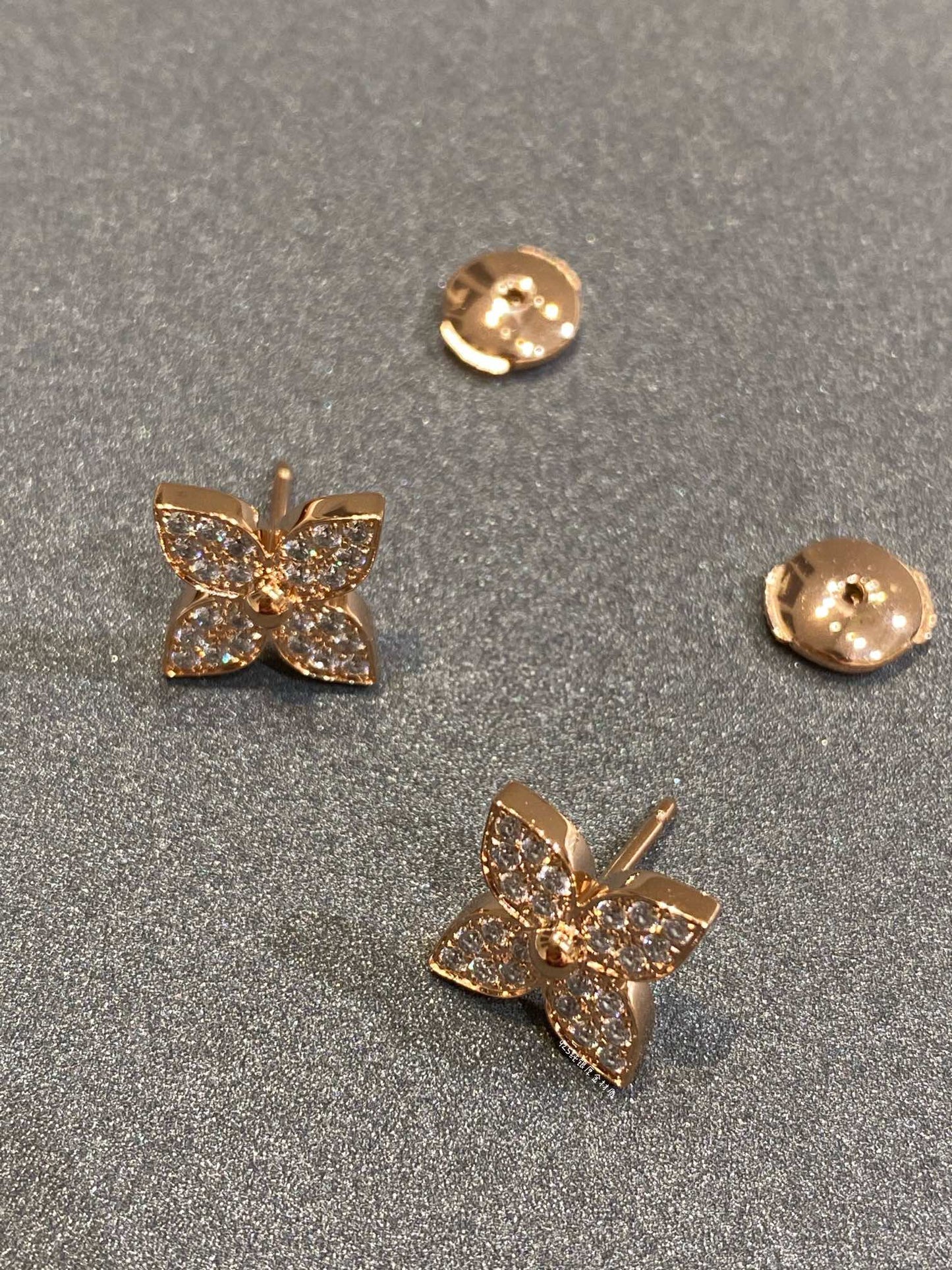 [Kismet Jewels ]STAR DIAMOND EARRINGS