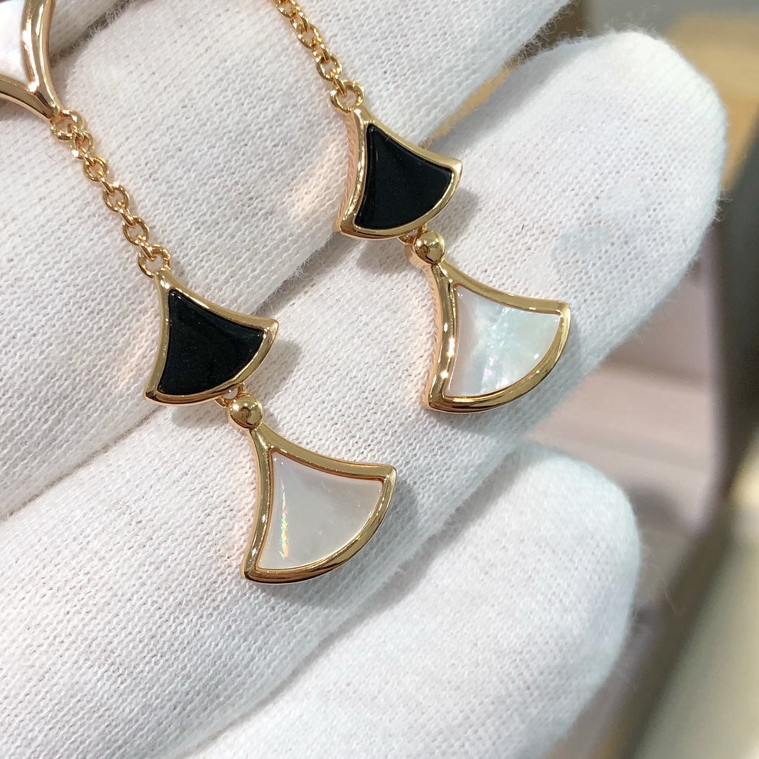 [Kismet Jewels ]DREAM EARRINGS 3 MOTIFS ONYX MOP PINK GOLD