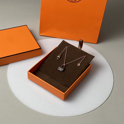 [Kismet Jewels ]CONSTANCE BLACK PEDANT PINK GOLD NECKLACE