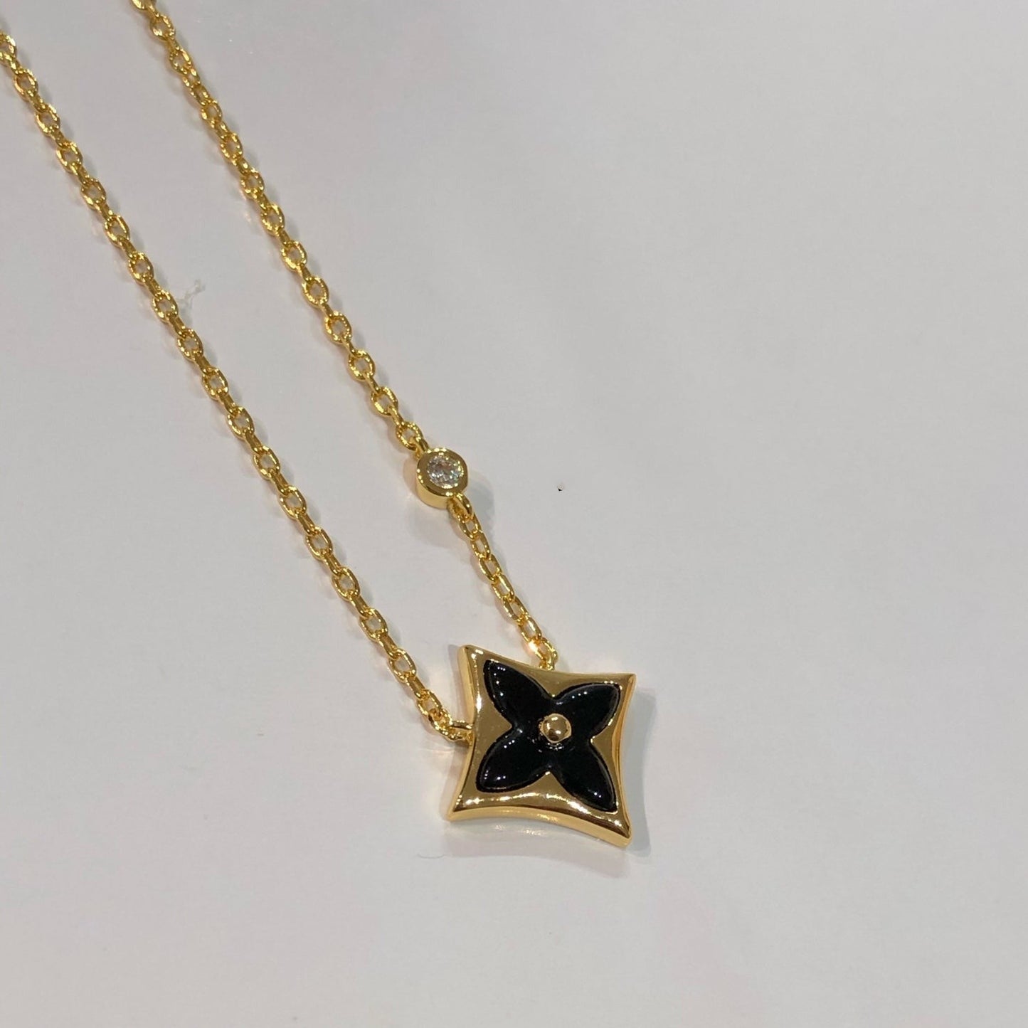 [Kismet Jewels ]STAR BLACK MOP NECKLACE