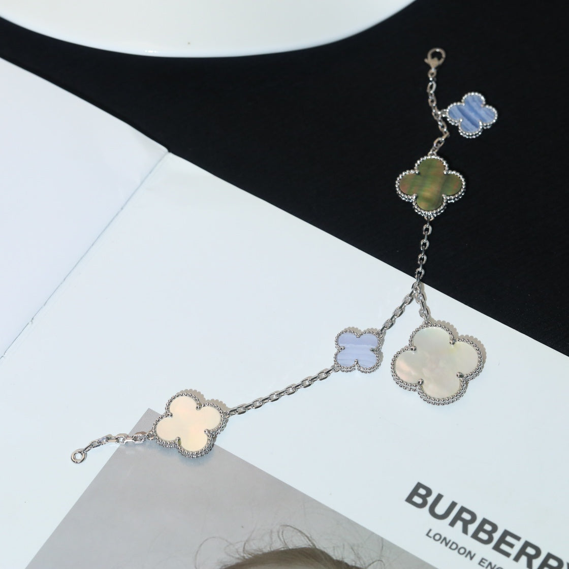 [Kismet Jewels ]CLOVER BRACELET 5 MOTIFS MOP CHALCEDONY SILVER
