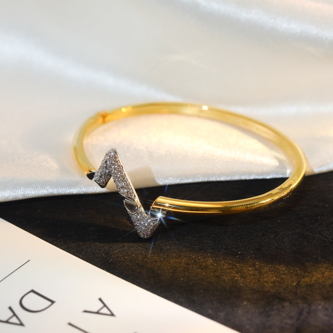 [Kismet Jewels ]VOLTE UPSITE DOWN GOLD DIAMOND BRACELET