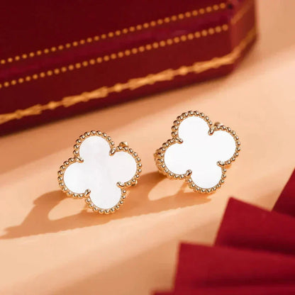[Kismet Jewels ]CLOVER MEDIUM 1 MOTIFS  WHITE MOP STUD EARRINGS