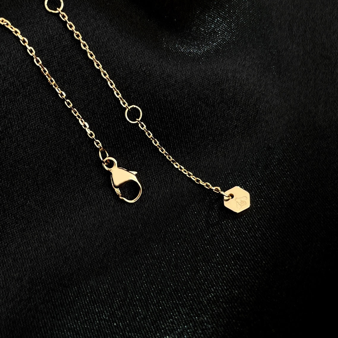 [Kismet Jewels ]BEE MINI NECKLACE