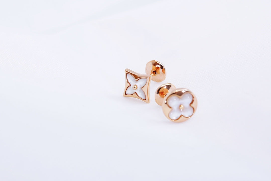[Kismet Jewels ]STAR AND SUN PINK GOLD MOP STUD EARRINGS
