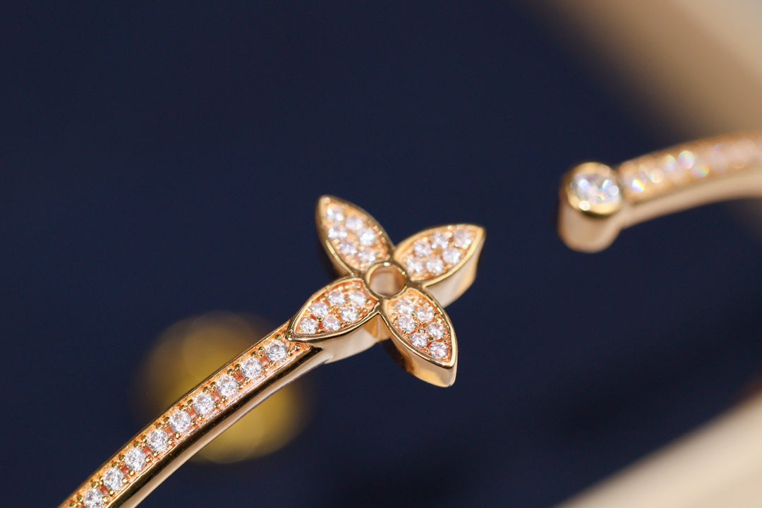 [Kismet Jewels ]IDYLLE PINK GOLD OPEN BRACELET DIAMOND PAVED