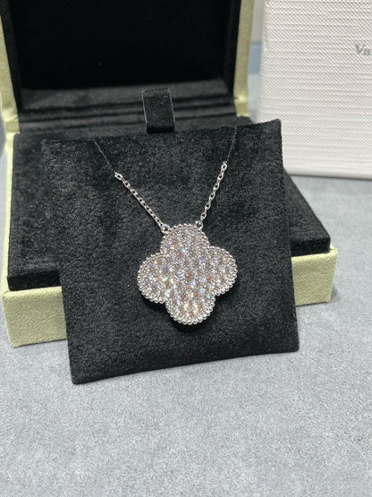 [Kismet Jewels ]CLOVER 25MM LARGE PENDANT DIAMOND PAVED SILVER NECKLACE