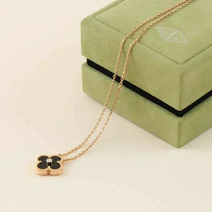 [Kismet Jewels ]CLOVER 15MM DIAMOND ONYX NECKLACE