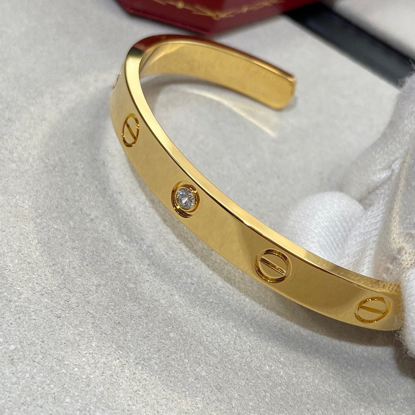[Kismet Jewels ]LOVE BRACELET 6.1MM 1 DIAMOND OPEN CUFF