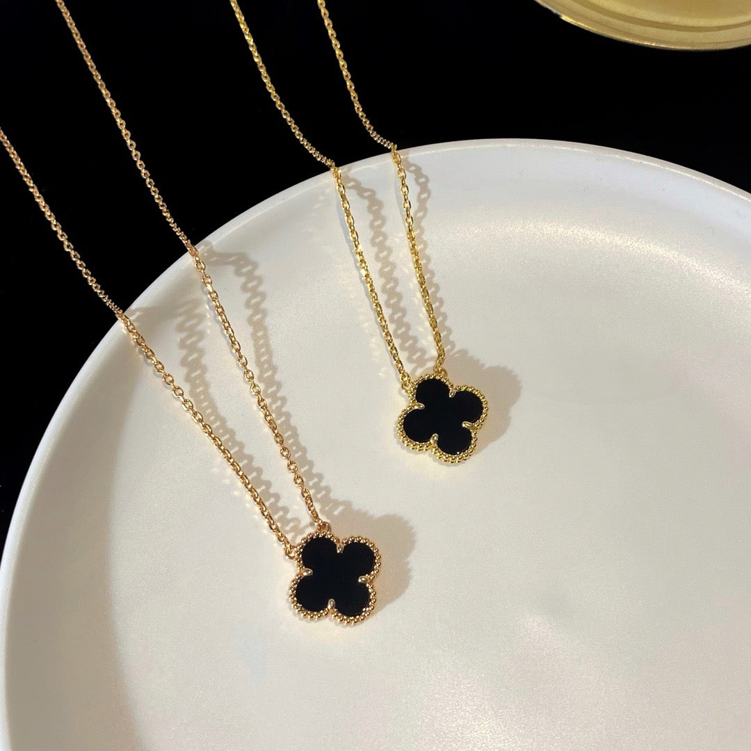 [Kismet Jewels ]CLOVER 15MM BLACK ONYX SINGLE FLOWER NECKLACE