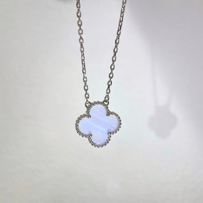 [Kismet Jewels ]CLOVER 15MM BLUE CHALCEDONY NECKLACE SILVER