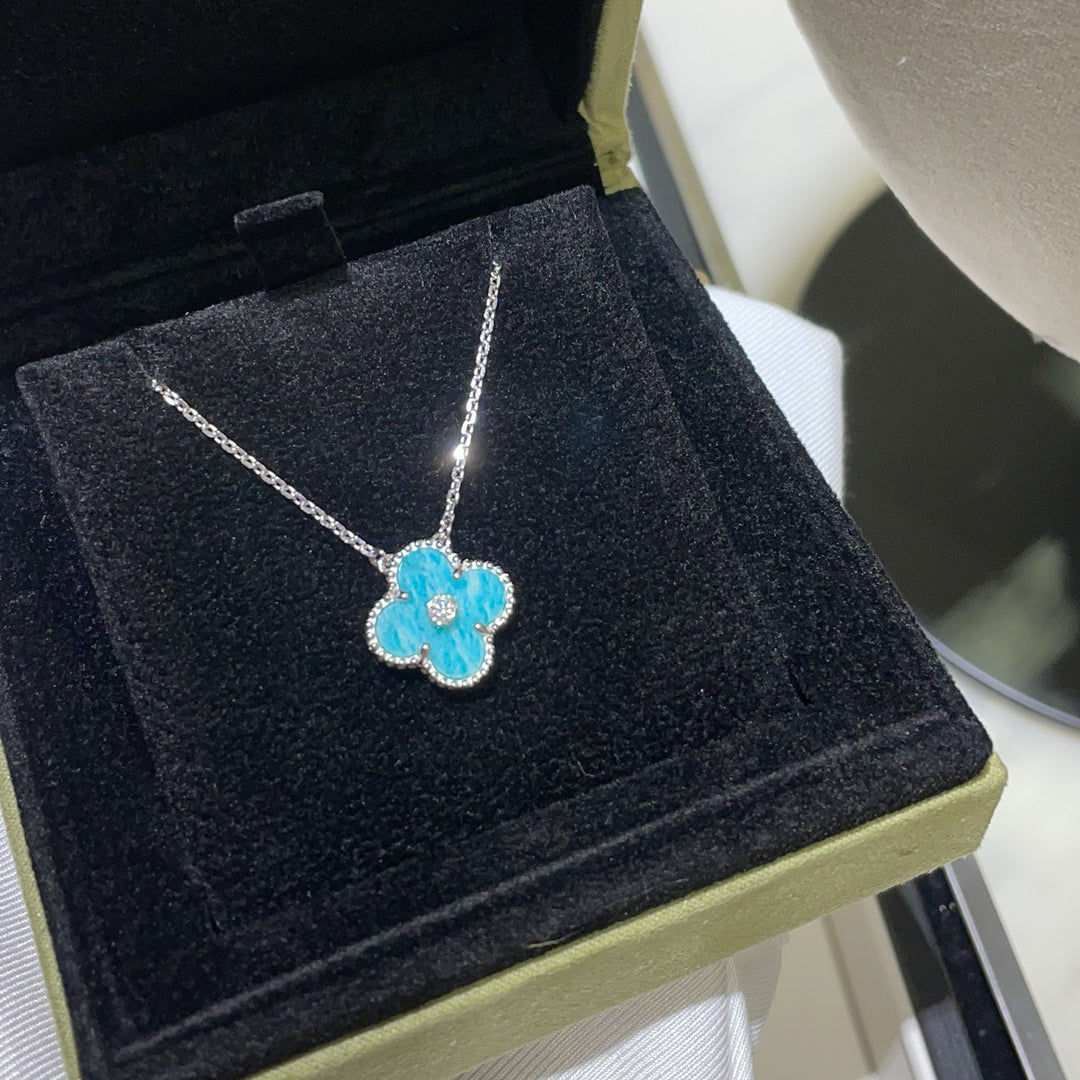 [Kismet Jewels ]CLOVER 15MM DIAMOND SVRES PORCELAIN  NECKLACE SILVER