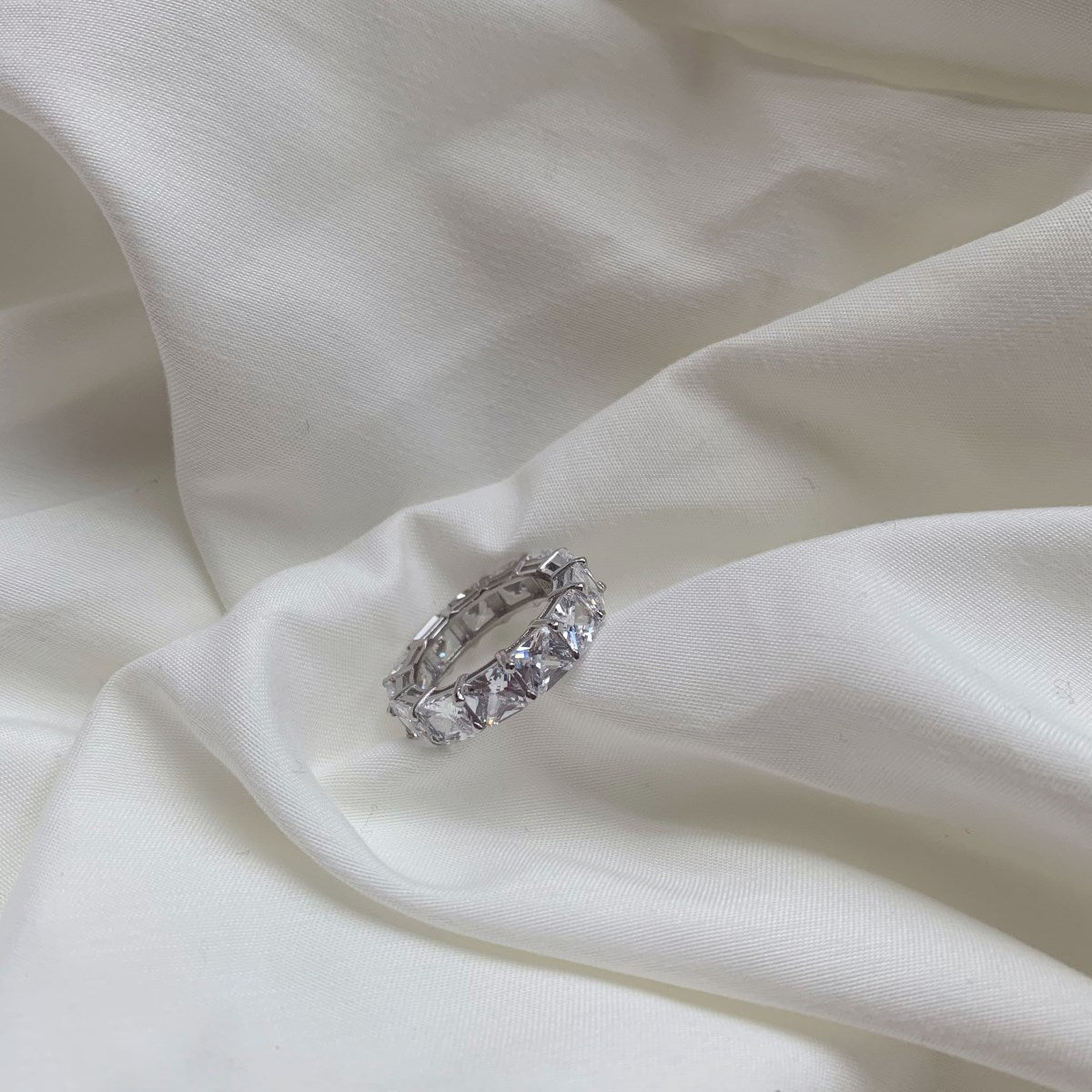 [Kismet Jewels ]Elegant Princess Cut Tennis Ring