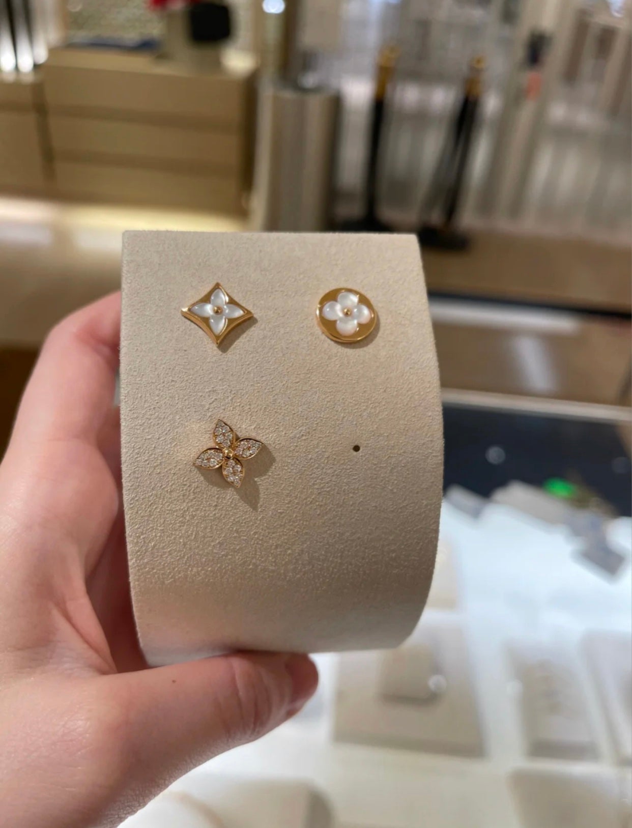 [Kismet Jewels ]STAR BLOSSOM STUD EARRINGS PINK GOLD DIAMONDS