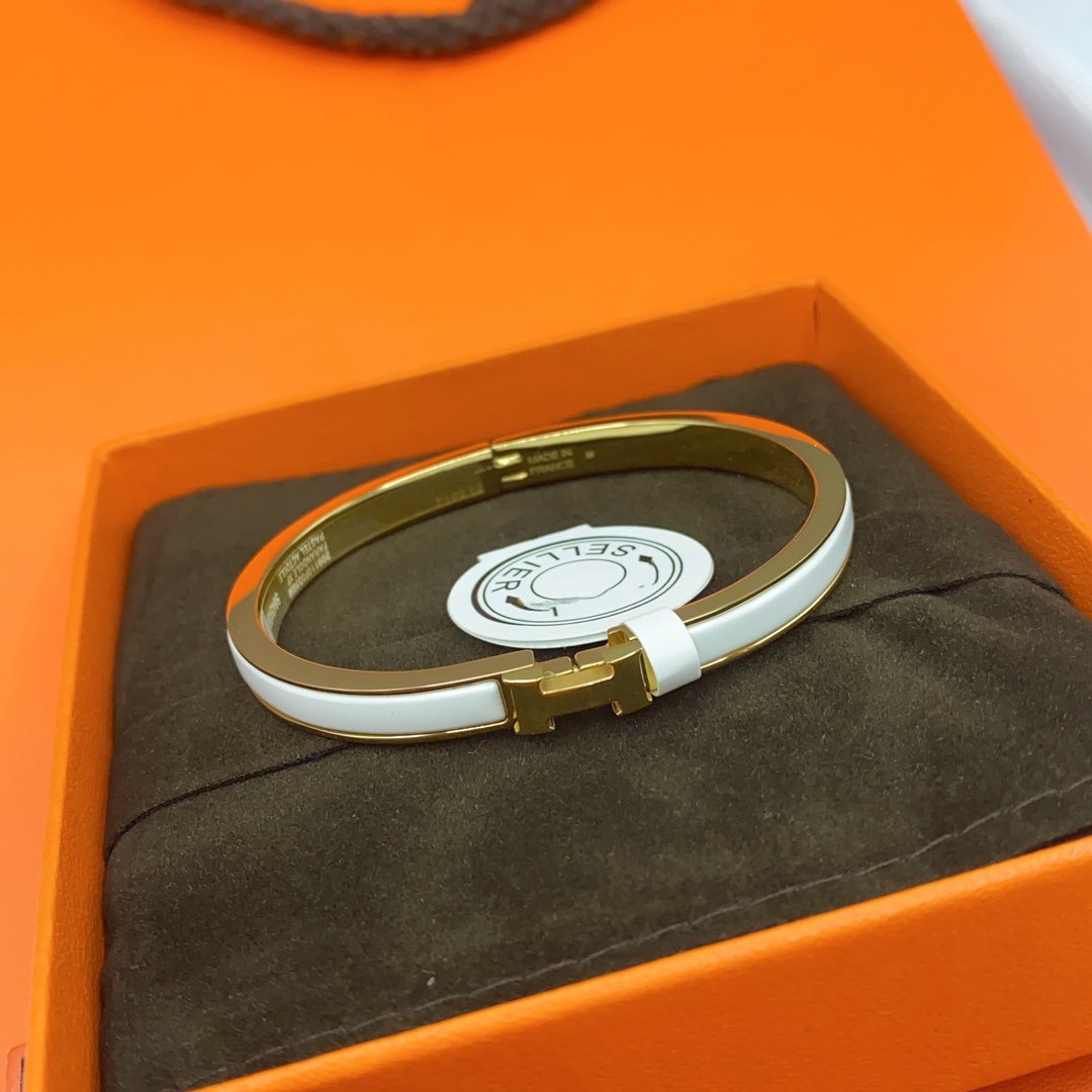 [Kismet Jewels ]CLASSIC HM CLIC WHITE 8MM ENAMEL BRACELET