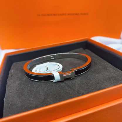 [Kismet Jewels ]CLASSIC HM CLIC BLACK 8MM ENAMEL BRACELET