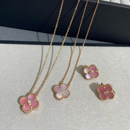[Kismet Jewels ]CLOVER 15MM DIAMOND PINK MOP NECKLACE