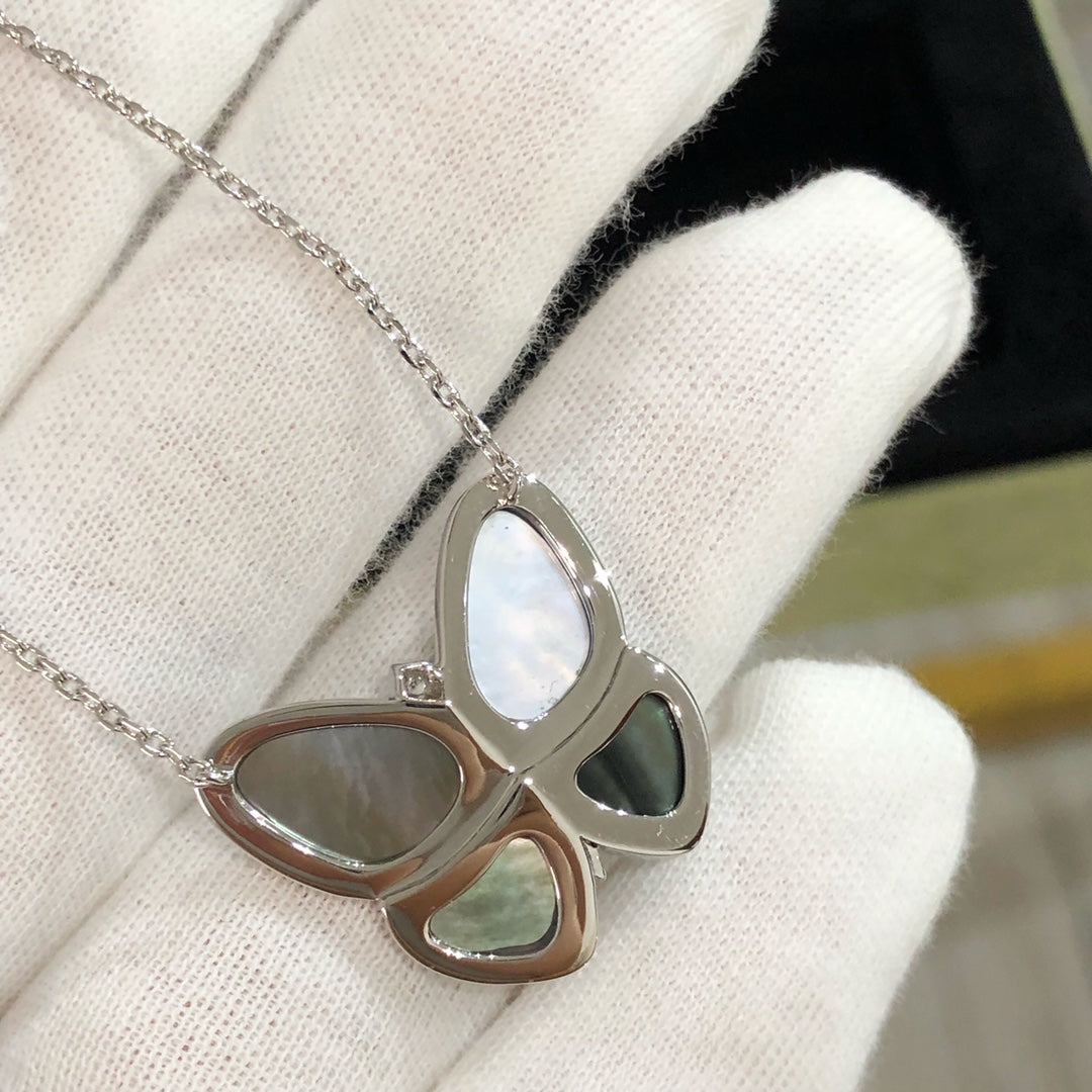 [Kismet Jewels ]LARGE BUTTERFLY SILVER PENDANT DIAMOND NECKLACE