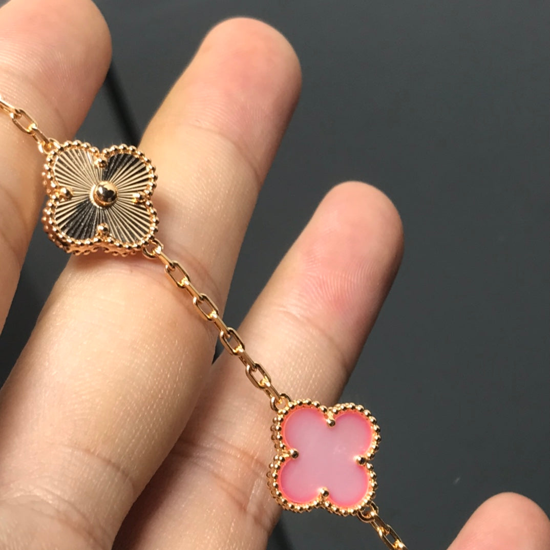 [Kismet Jewels ]CLOVER BRACELET 5 MOTIF PINK AND PINK GOLD